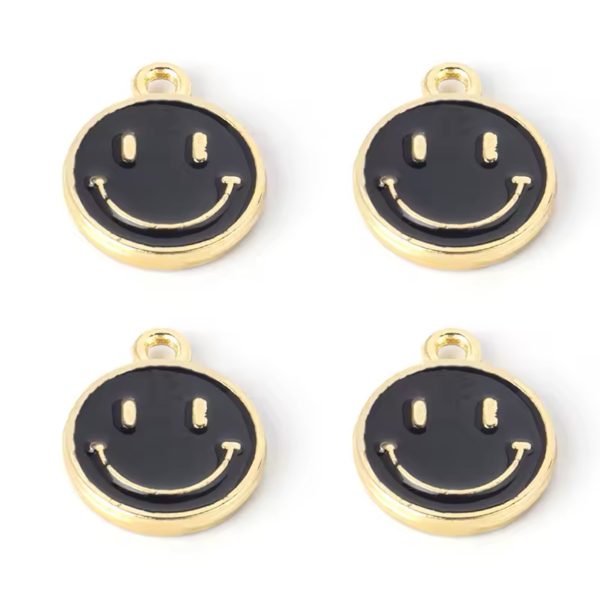 Dije de carita feliz esmaltado en zamak, disponible en varios colores para bisutería personalizada