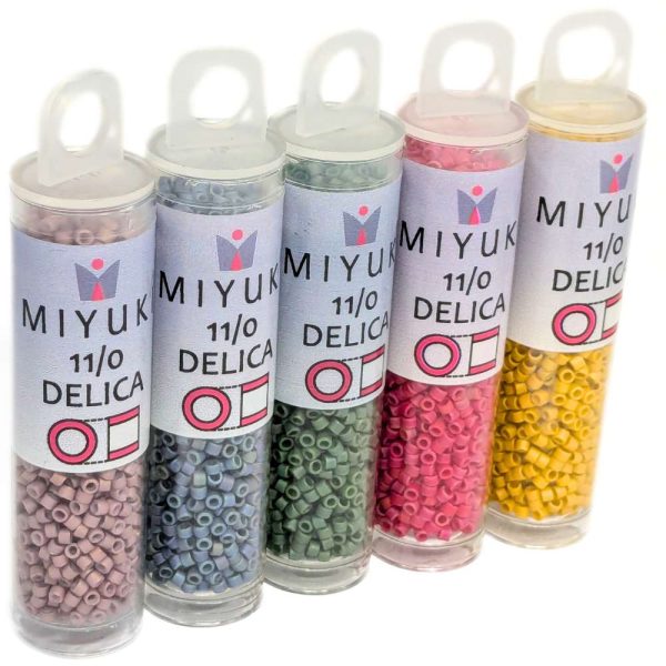 "Mostacillas Miyuki Delicas originales, perlas de vidrio de alta calidad para bisutería y diseño de precisión, fabricadas en Japón.